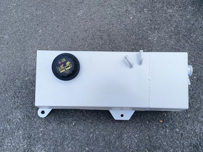 Aluminum Radiator Coolant Reservoir Overflow Tank For Volvo VNL VNM 1997-2007